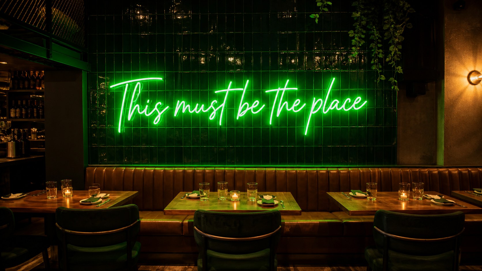This must be the place — néon dans un intérieur lifestyle